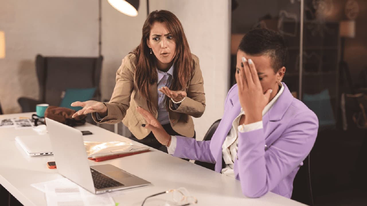 El mal negocio de tener un jefe tóxico: esto le puede costar a su empresa
