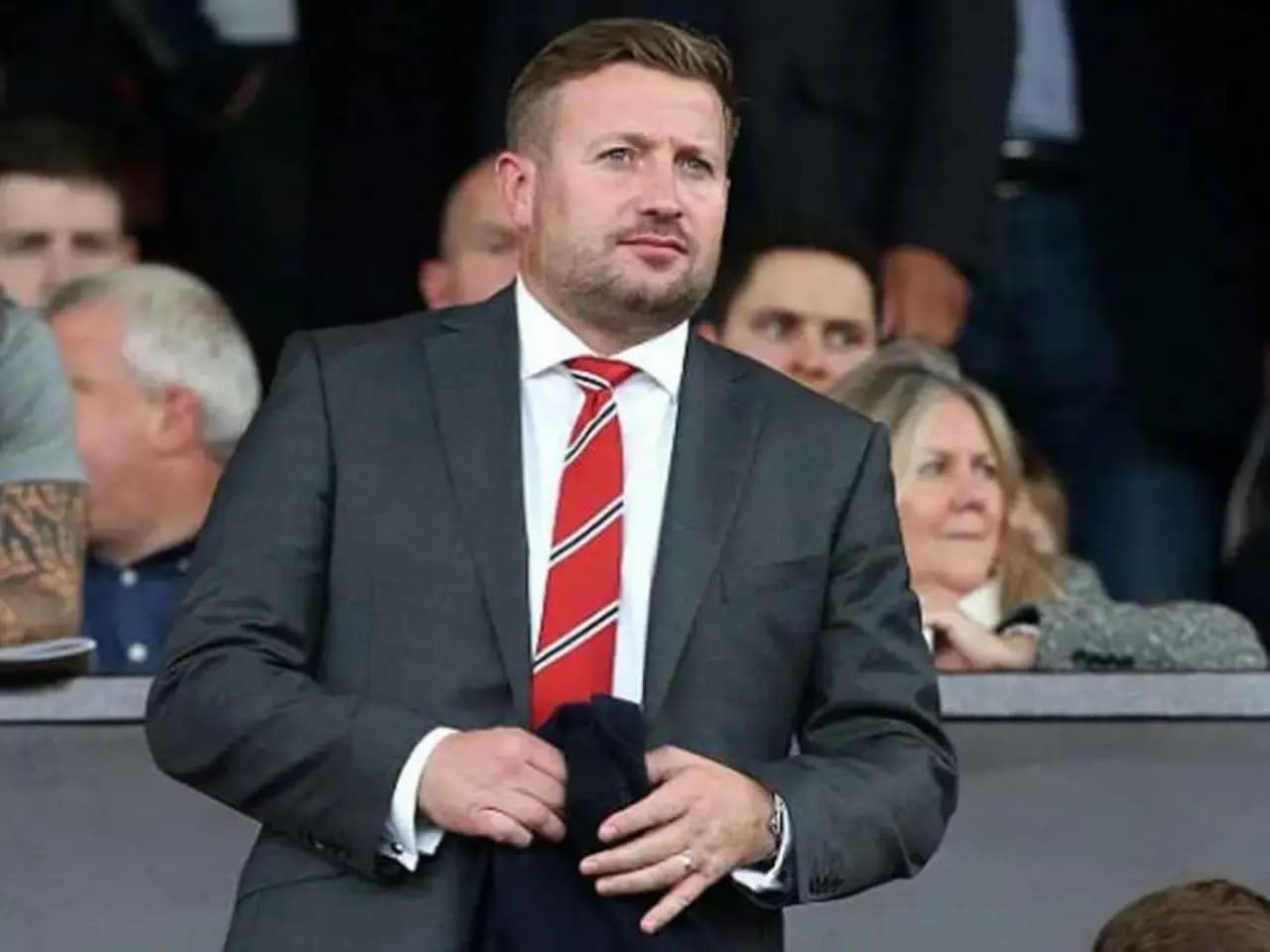 Reorganización en el Manchester United: presidente ejecutivo deja su cargo