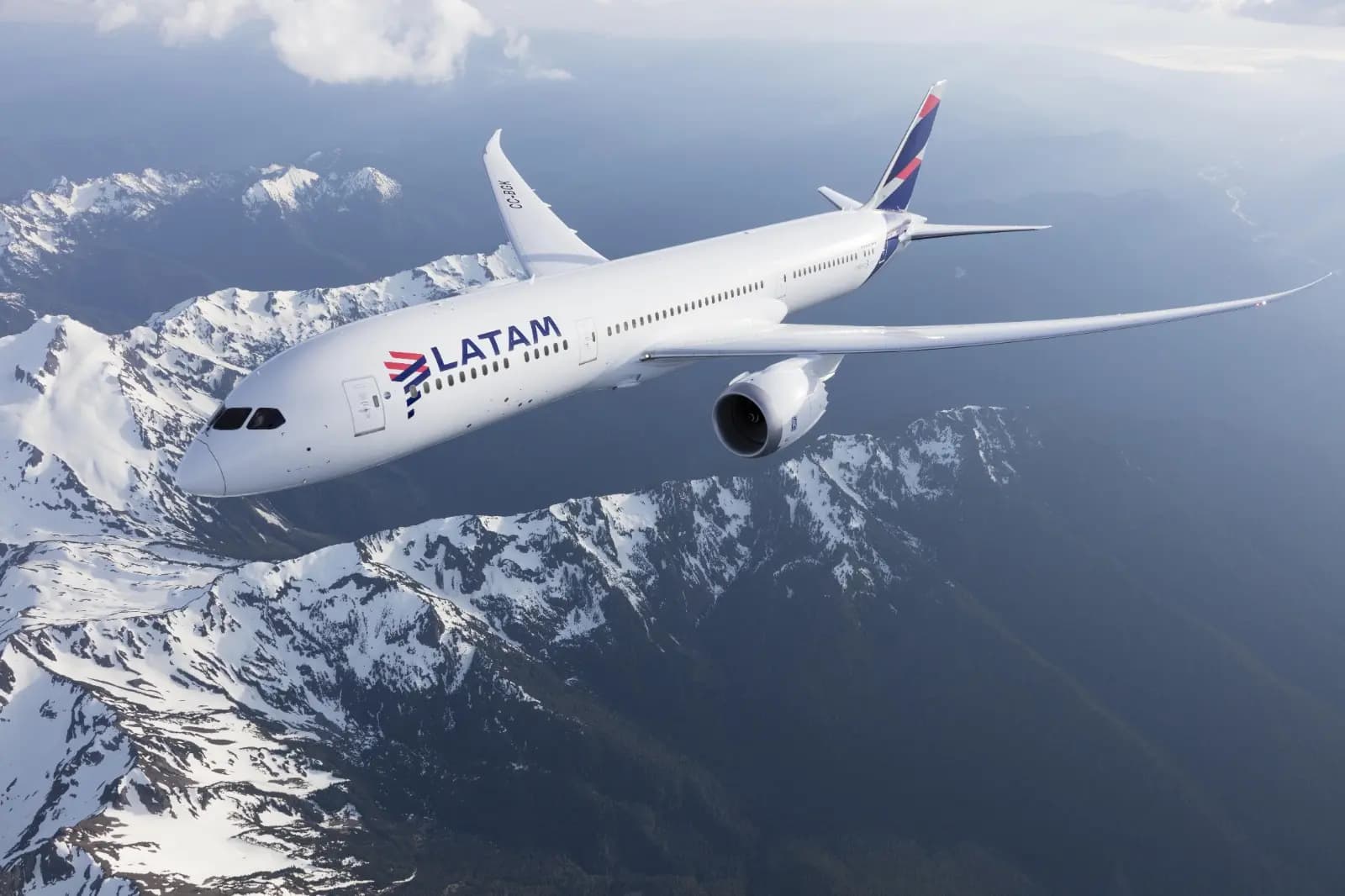Latam proyecta crecimiento de sus operaciones de pasajeros hasta un 14% para 2024