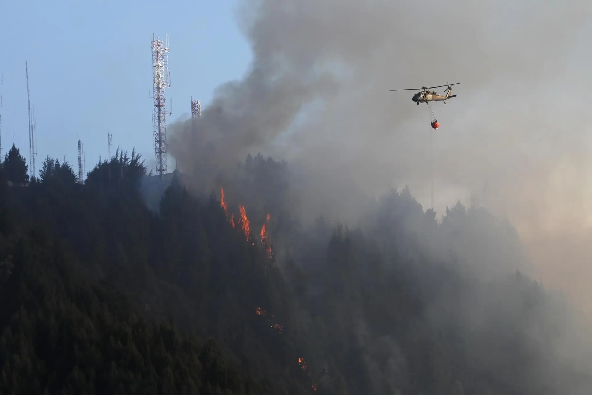 Perú, Chile, Estados Unidos y Canadá enviarán ayuda a Colombia para enfrentar su ola de incendios