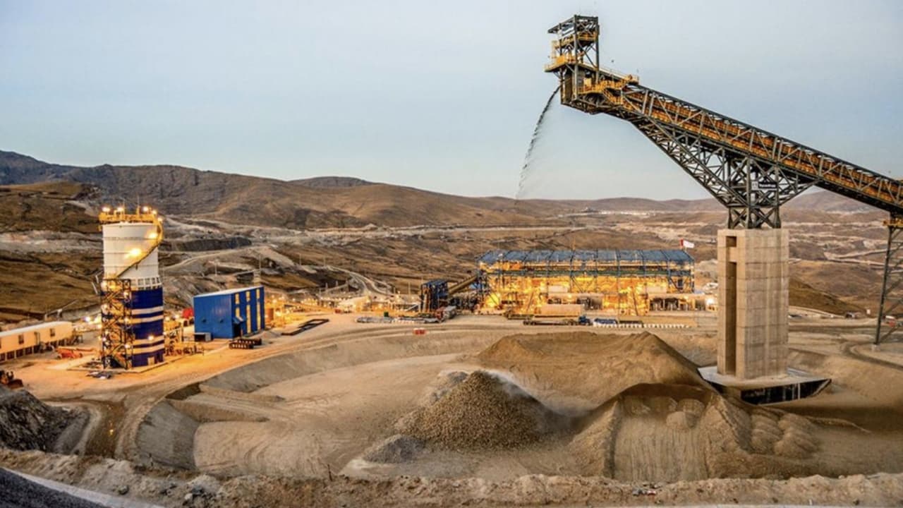 Exportaciones tradicionales de Perú crecieron 2023 impulsadas por la minería