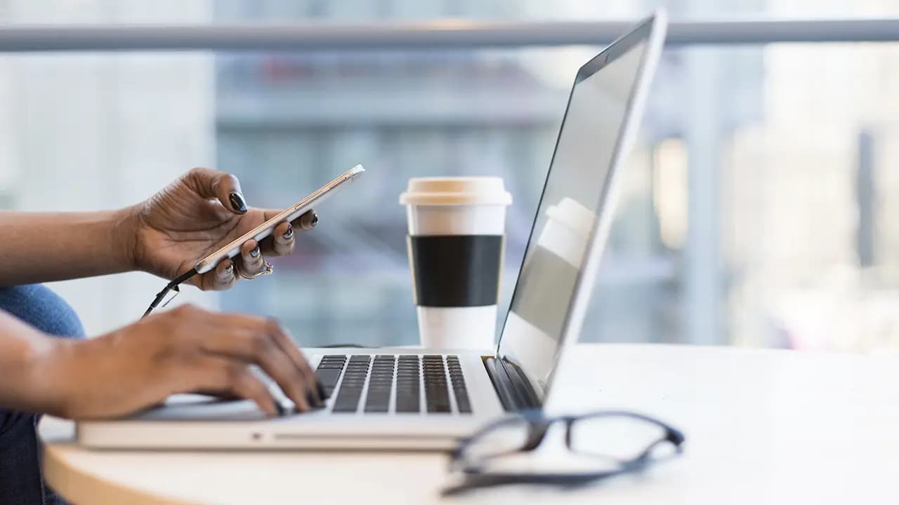 Aquí 4 consejos para emprender en tiempos difíciles desde casa