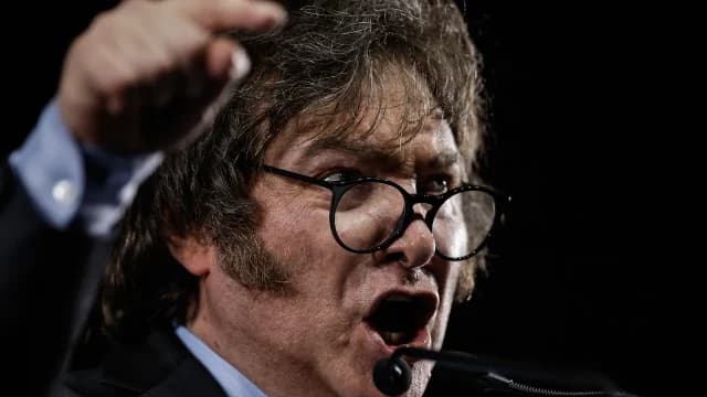 Javier Milei ratifica su plan para dolarizar y responde a Cristina Fernández: "Los tiempos nuevos requieren show"