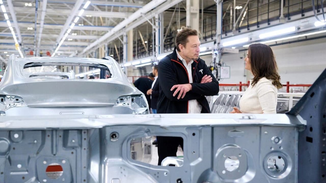 Musk demanda mayor control en Tesla para implementar tecnología avanzada de IA