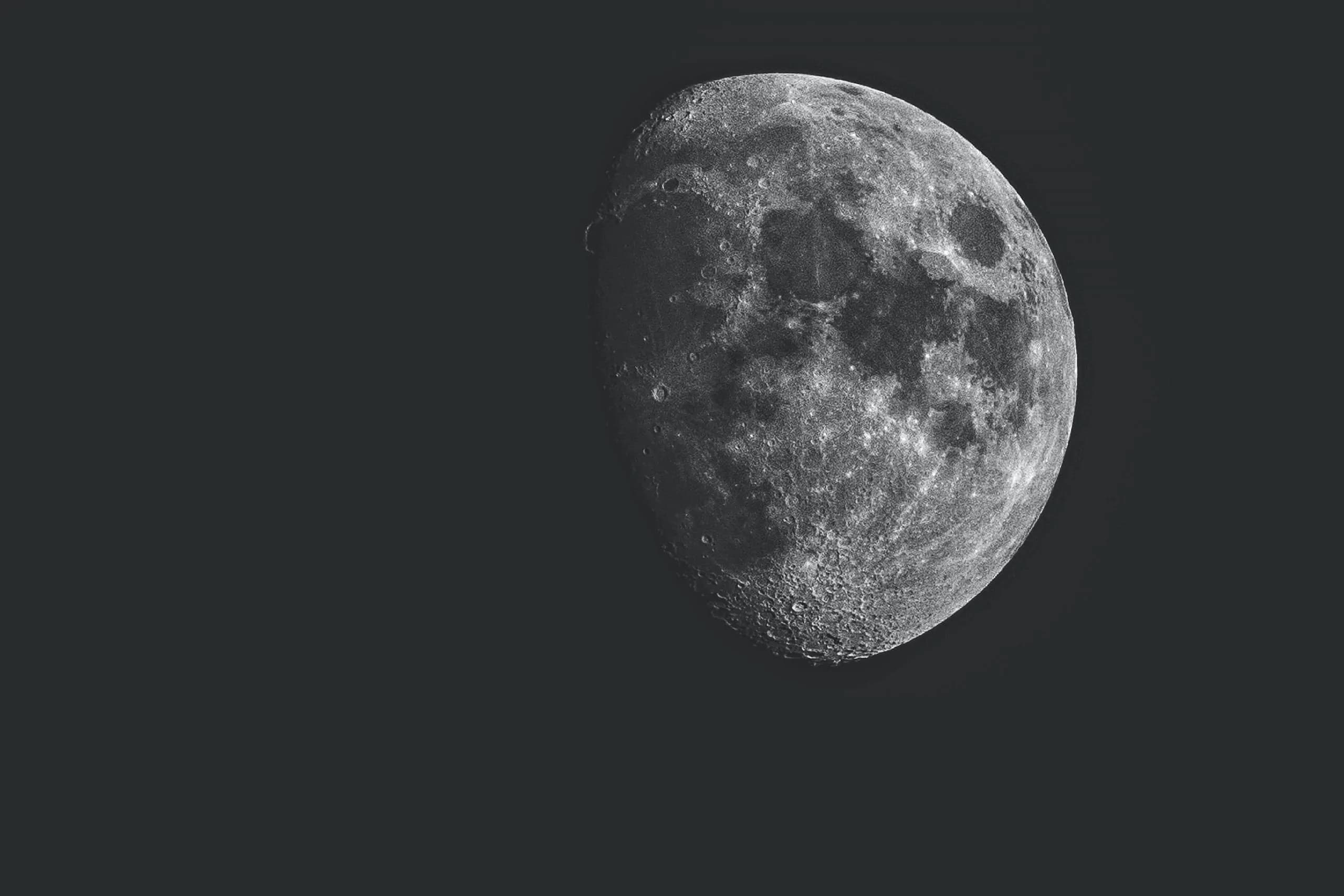 Rusia y China planean construir una central nuclear conjunta en la Luna para 2035
