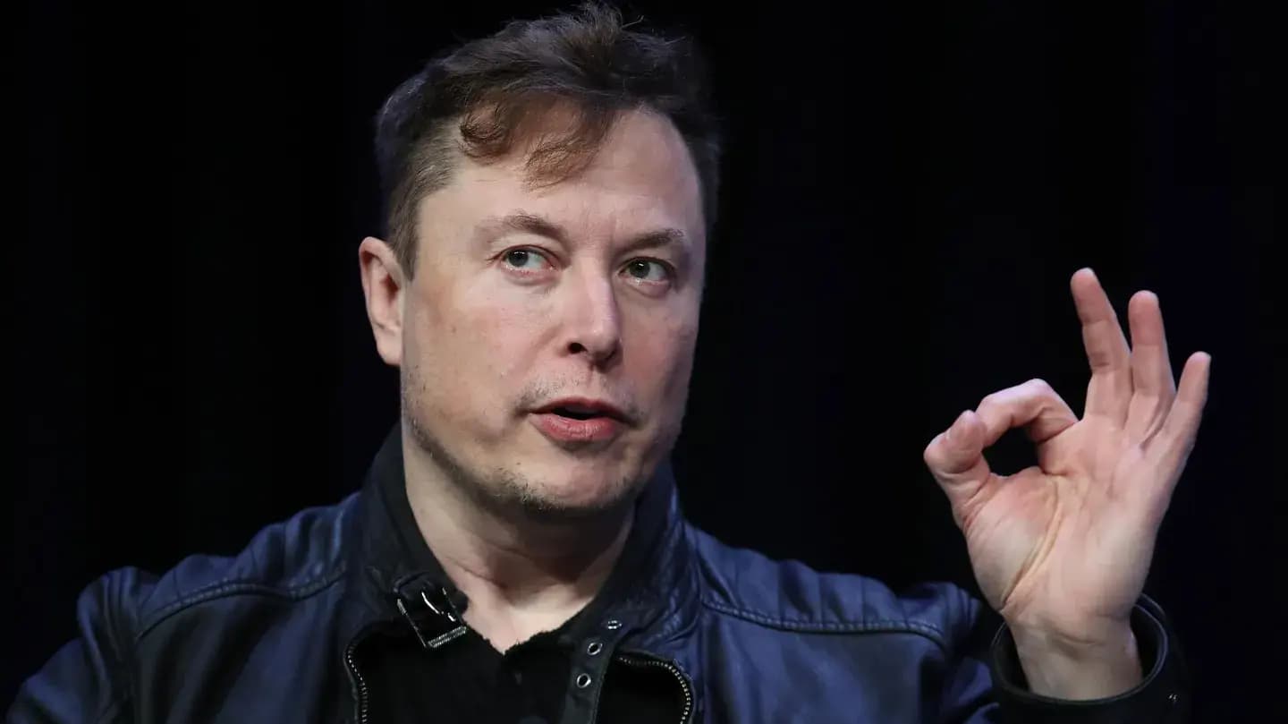 Elon Musk insinúa pago con Dogecoin para Teslas “en algún momento” y la criptomoneda se dispara