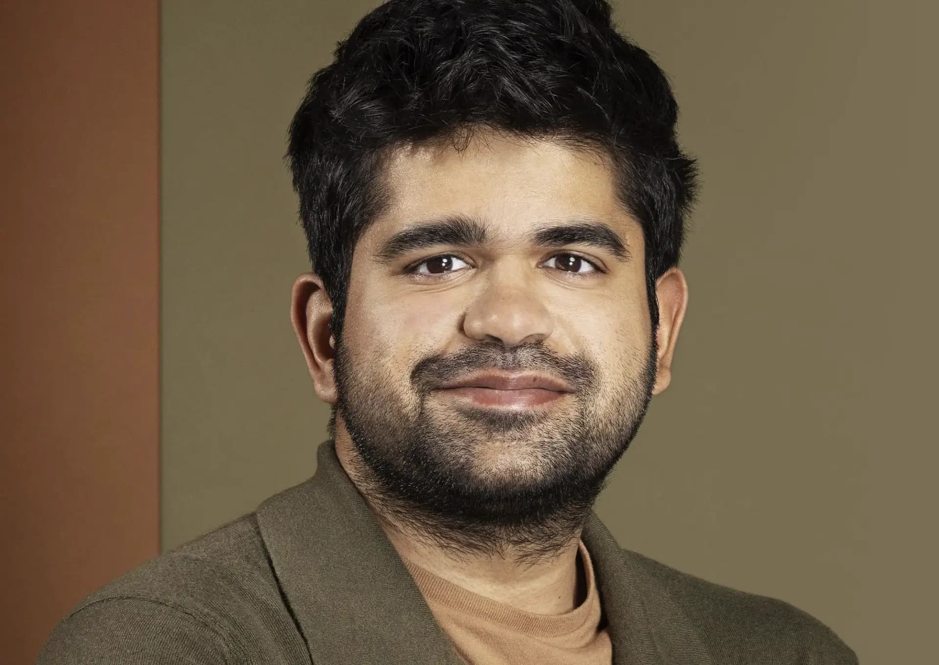 Así es la startup Buzzy AI, ‘madre’ de Perplexity, el buscador que acabaría con Google