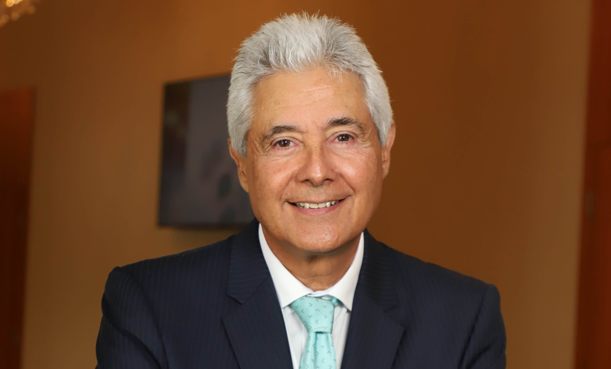 ROBERTO DE LA TORE ES ELEGIDO NUEVO PRESIDENTE DE LA CÁMARA DE COMERCIO DE LIMA