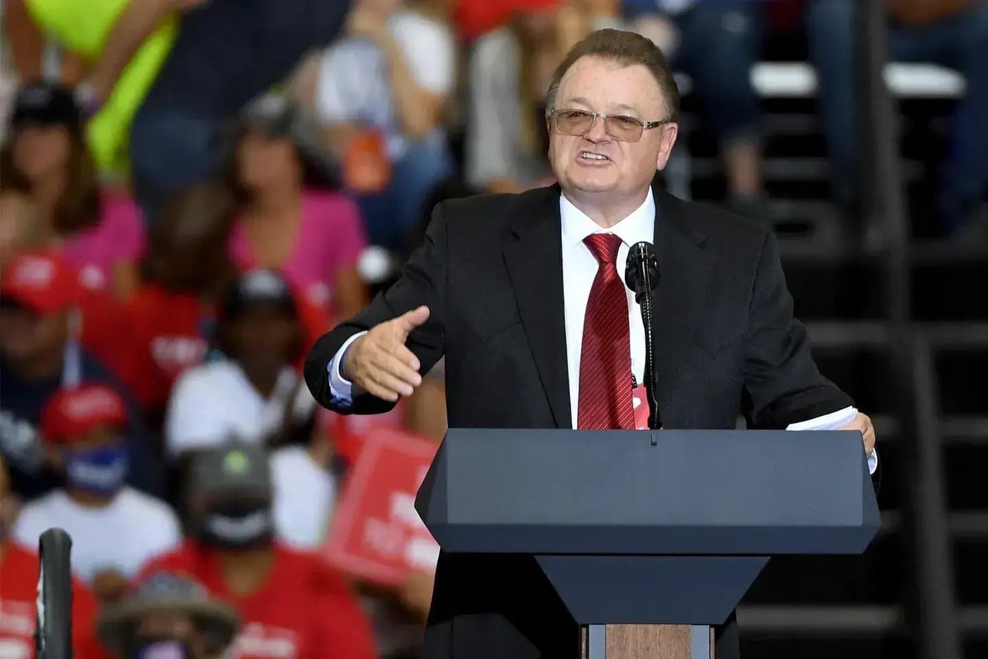 El hombre clave del dinero de Trump es un multimillonario poco conocido de Las Vegas