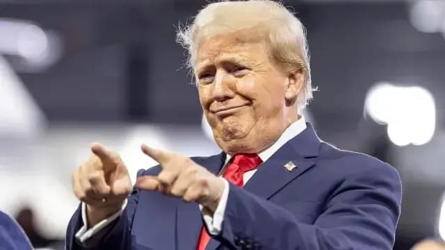 Trump amenaza con tomar el Canal de Panamá y dice que EE.UU. debe tomar posesión de Groenlandia