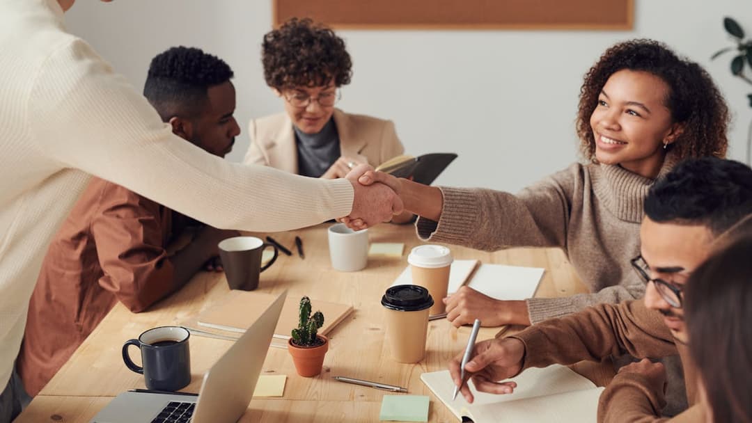 Cinco tendencias que las empresas deben priorizar para atraer y retener ...