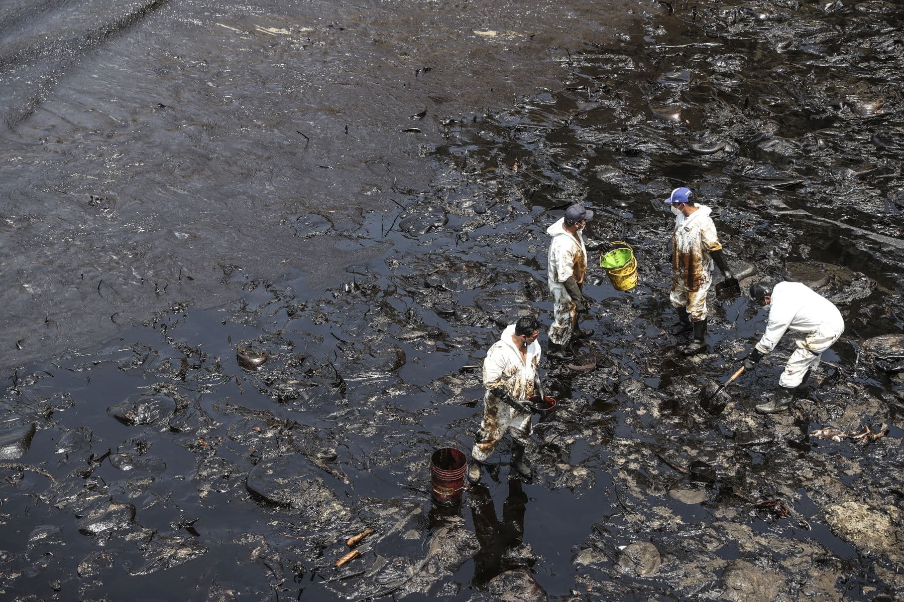 Estas diez playas siguen afectadas por el derrame de petróleo en Ventanilla, según el Minam