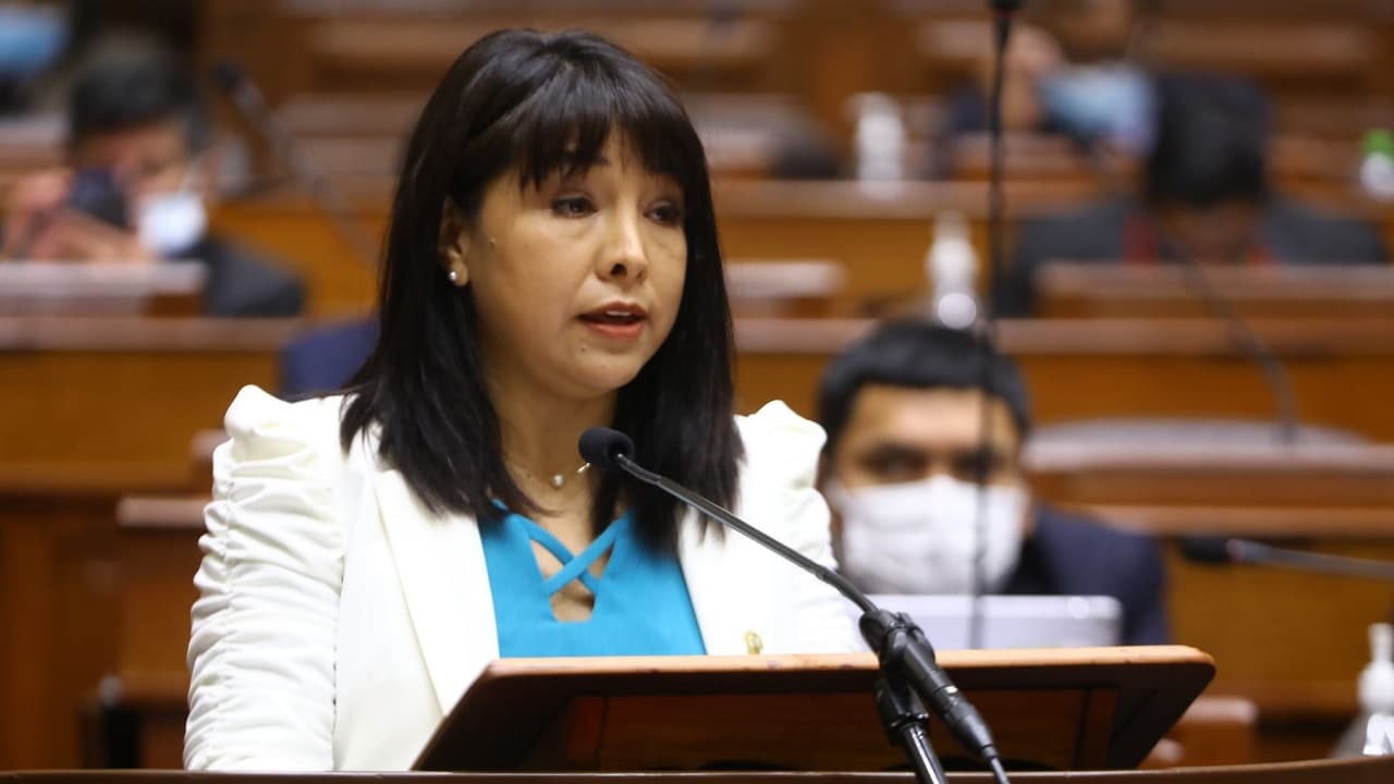 Presidenta del Consejo de Ministros tiene COVID-19