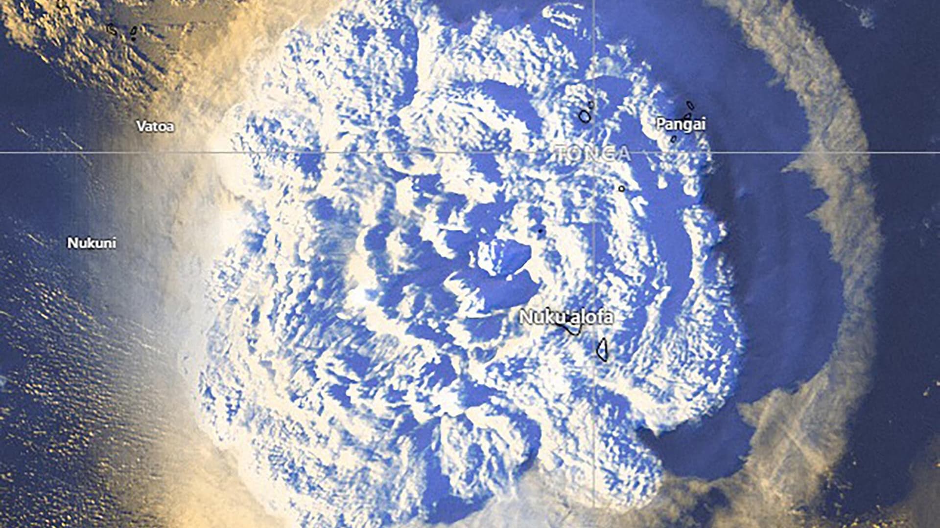 Se teme gran daño por tsunami en Tonga; las comunicaciones se mantienen cortadas