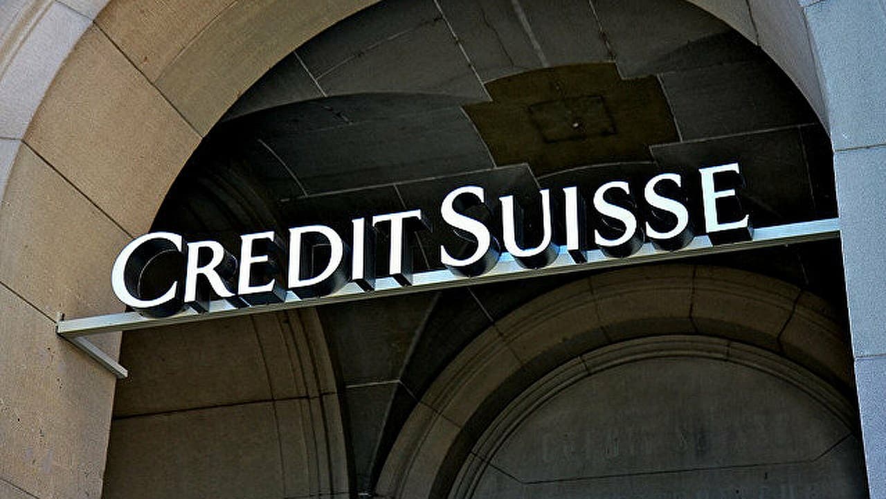 Una nueva filtración de datos de clientes vuelve a presionar a Credit Suisse