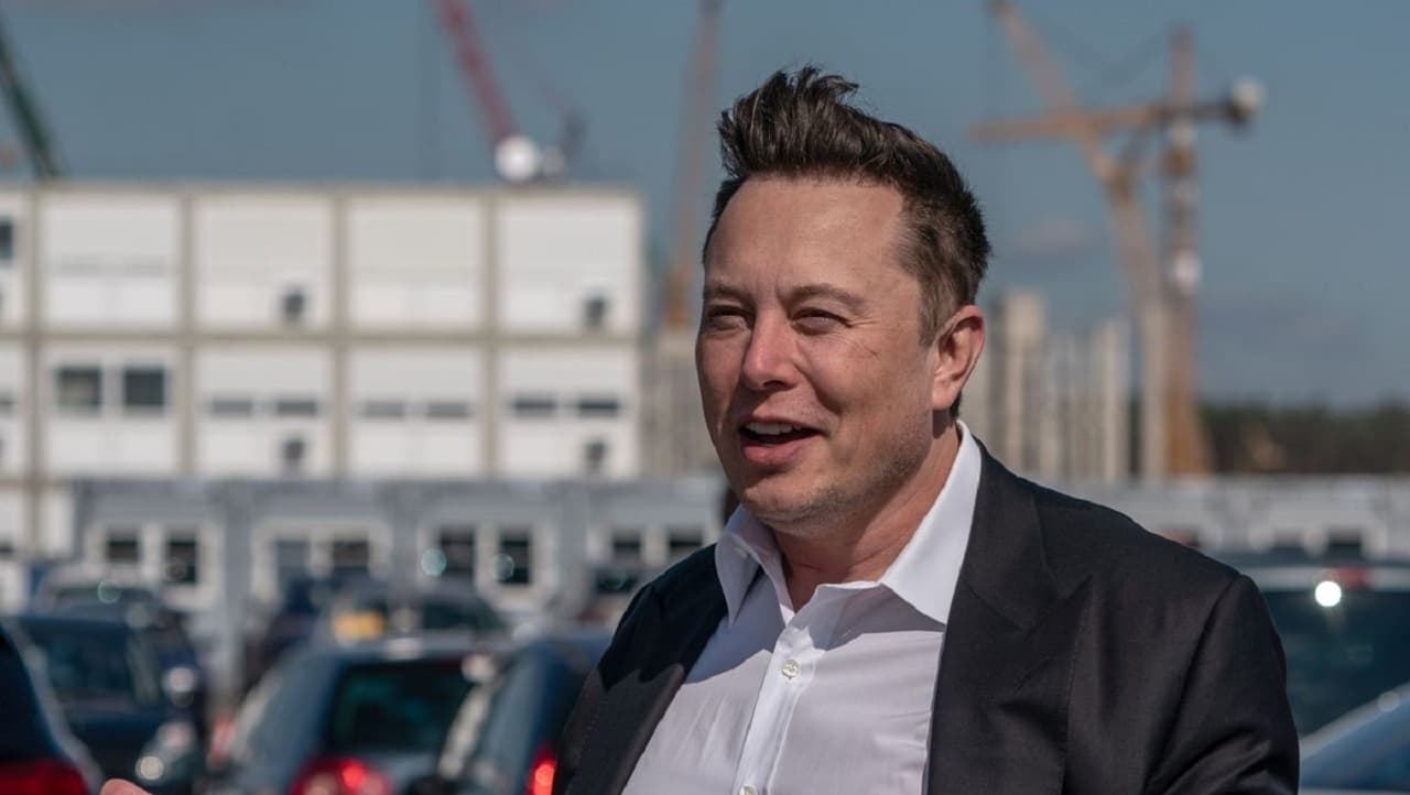 Elon Musk: Uno de sus cohetes estrellará contra la luna en marzo, ¿se le podrá demandar?