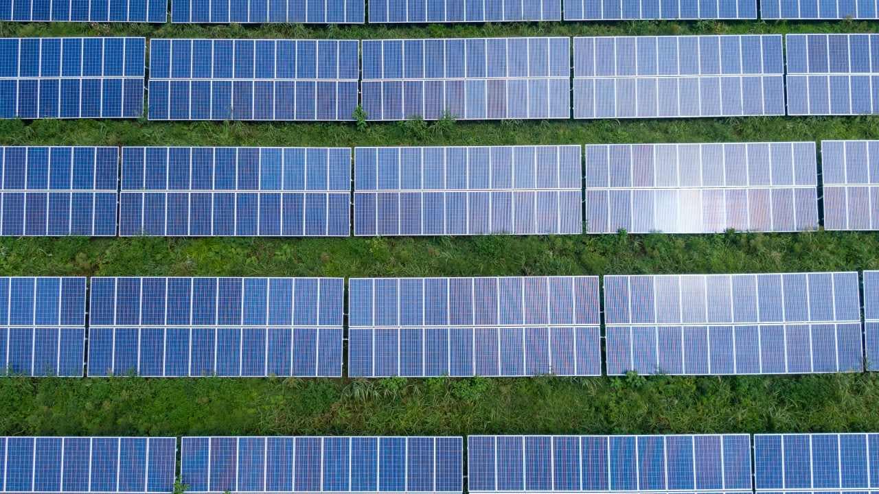 La Unión Europa puede sustituir el gas ruso en 2028 con energía renovable y recuperar las inversiones