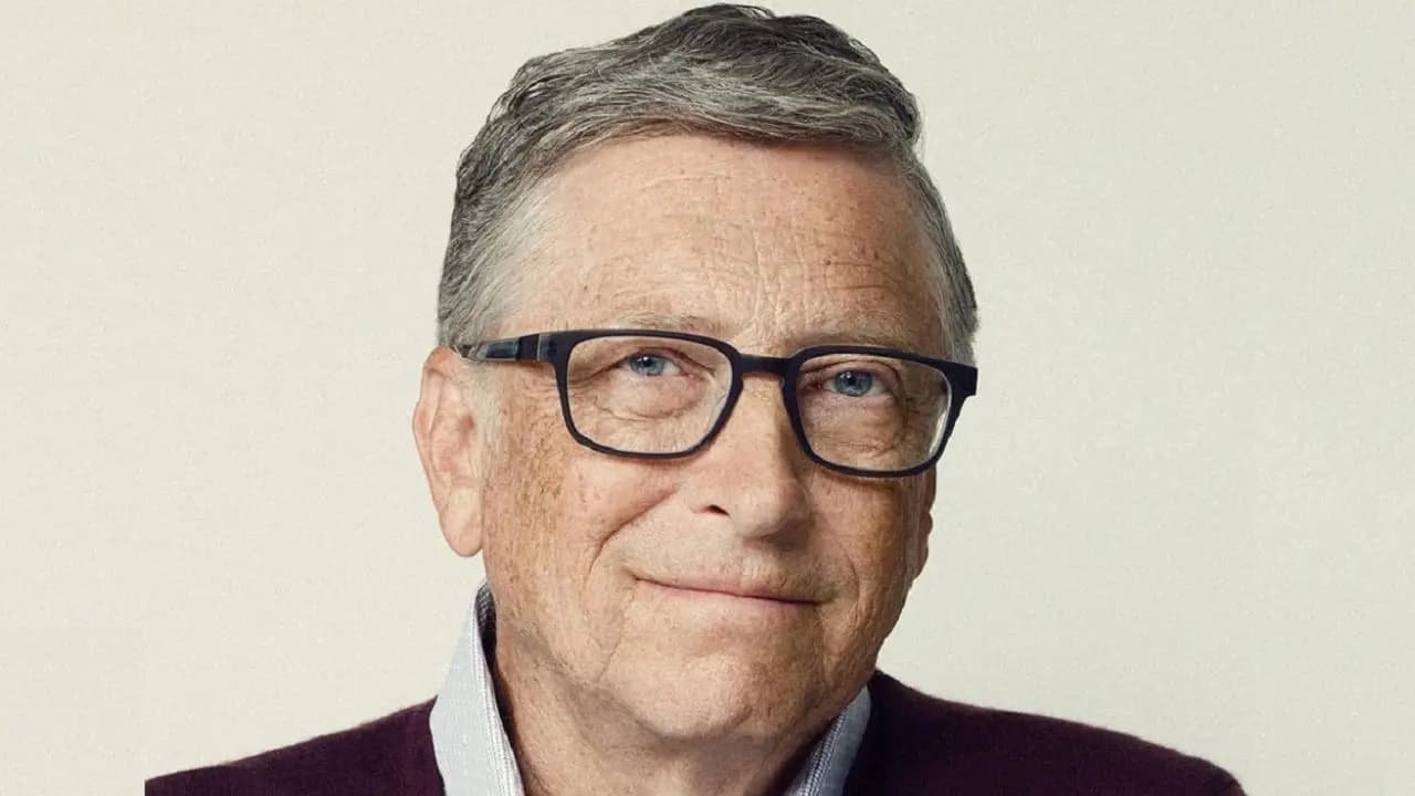 Exclusivo: Bill Gates revela lo que piensa de ChatGPT y por qué la inteligencia artificial es el tema “más candente” de 2023