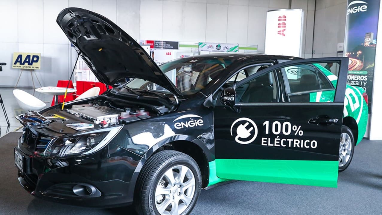 AAP: La venta de vehículos eléctricos en Perú supera en medio año a la de 2022